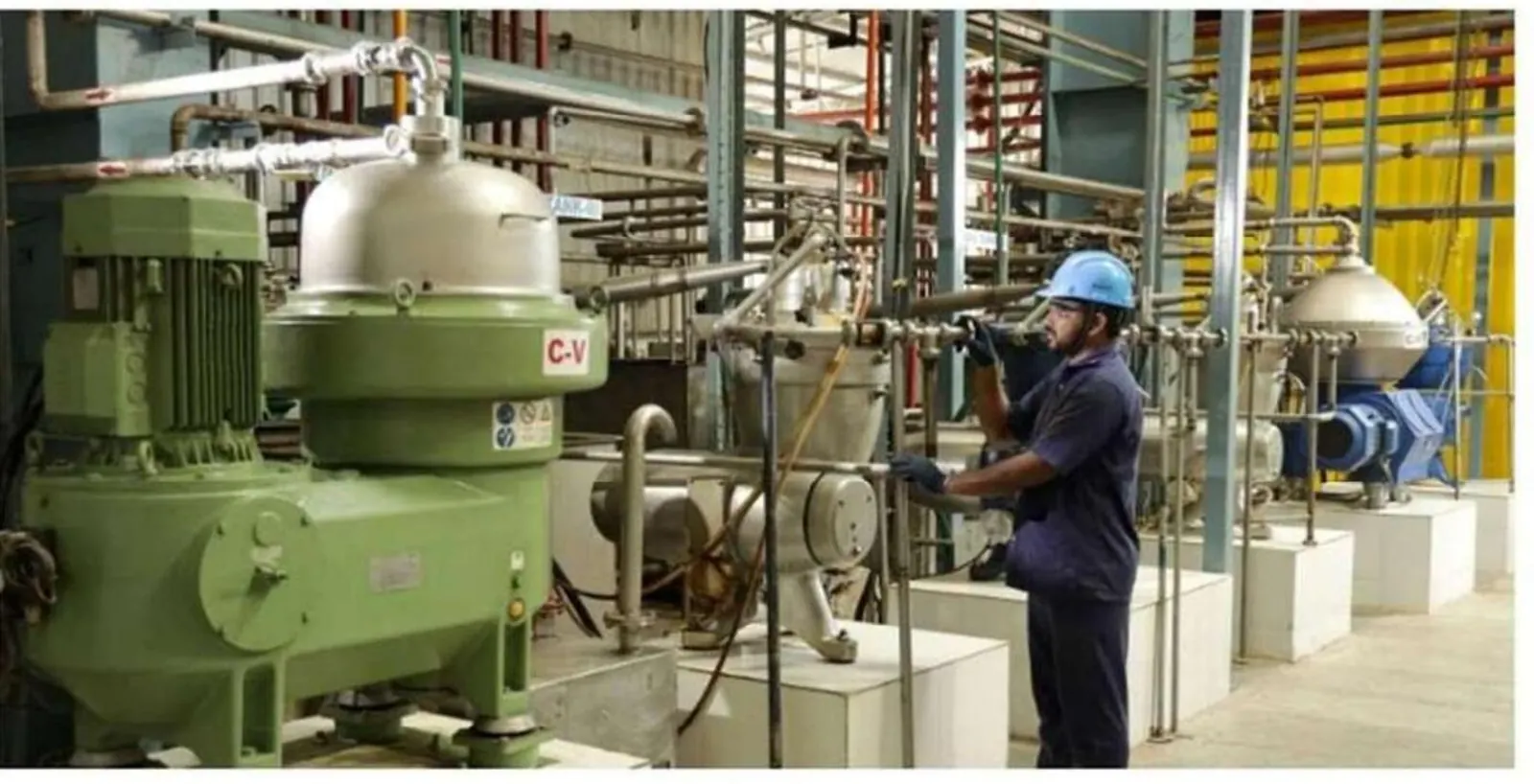 Centrifugal separators used for fish oil purification